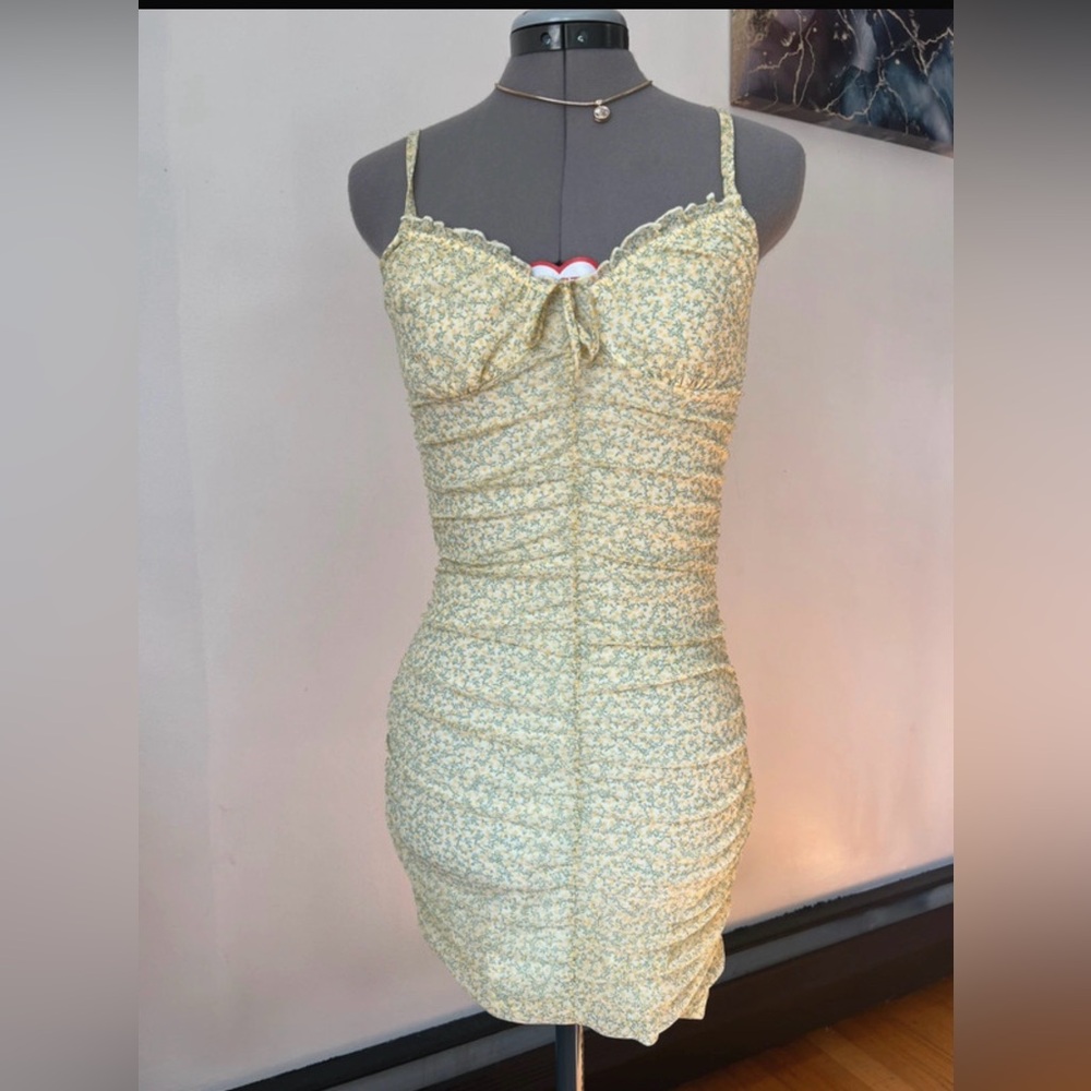 H&M Yellow Floral Ruched Spaghetti Strap Mini Dress - Picture 5 of 7